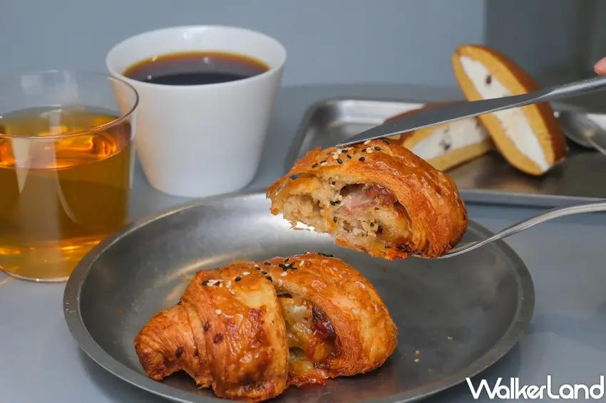 ▲BRU同步引進Pruebread人氣麵包，包含火腿起司裸麥可頌與起司牛肉小鹹派。（攝影：張人尹）