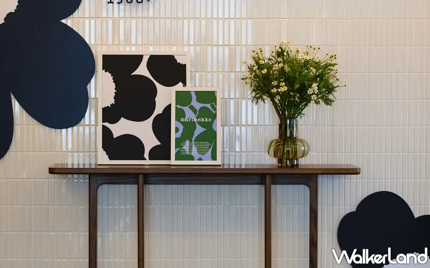 ▲當 Marimekko 經典黑白印花抱枕與品牌包款相互映襯，每一處角落都成為定錨 2026 旅宿潮流的視覺風景。 圖／金普頓大安酒店提供；窩客島編輯李維唐整理