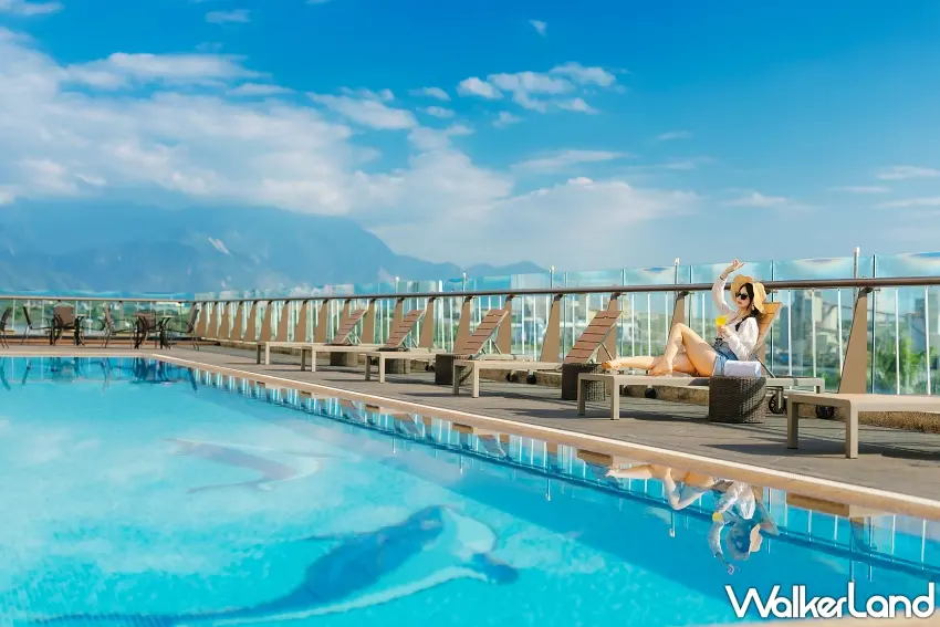 ▲福容花蓮店主打療癒海景房,僅需一張住宿券即可入住 ,享受無邊際泳池與海天一線的美景。圖/福容大飯店提供;窩客島整理