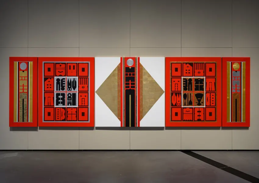 ▲新美館致力於建構新北藝術史，透過「擺渡」典藏展呈現長期對民俗文化的關注。(新北市美術館提供，攝影：王世邦）