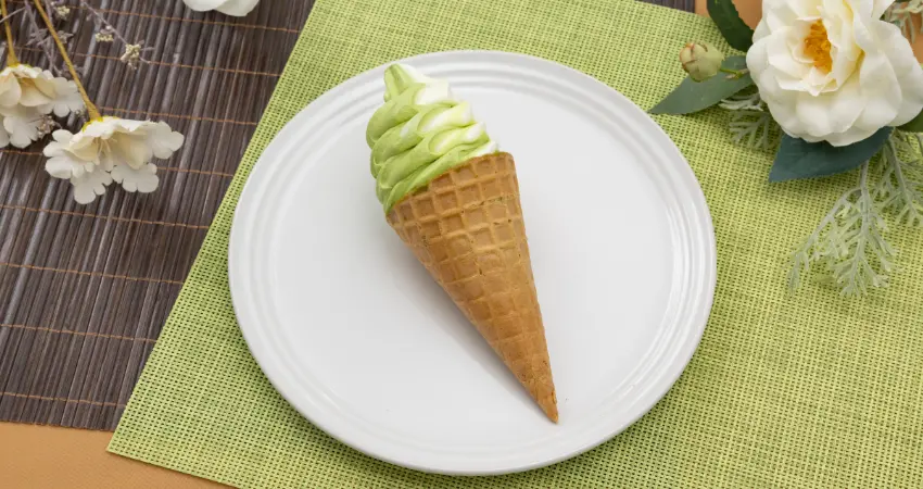 ▲冰淇淋中加入了一抹「隱味鹽」,能更有效地帶出抹茶的深度與層次。