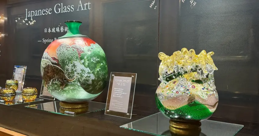 入住高雄漢來與國寶對話！黑木國昭玻璃藝術展盛大登場，極致金箔工藝刻劃極致奢華旅宿美學。