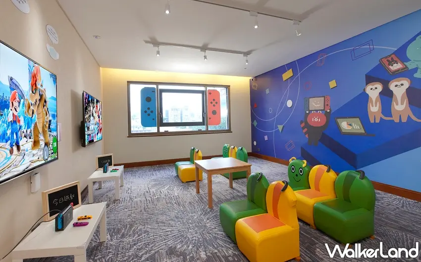▲「科技電玩區」設置兩台60吋大螢幕與熱門Switch遊戲,是親子互動與競賽的絕佳放電場域。圖/台北喜來登大飯店提供;窩客島編輯李維唐整理