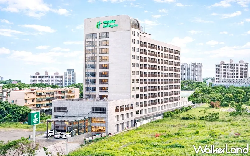 ▲桃園機場假日酒店坐落於桃園國際機場週邊樞紐地段,高聳的現代化建築外觀非常適合轉機與商務旅客入住 。圖/桃園機場假日酒店提供;窩客島編輯李維唐整理