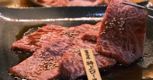 誰說宮古島美食沙漠！私藏宮古島10間美食不踩雷，宮古牛燒肉 宮古島甜甜圈必吃。