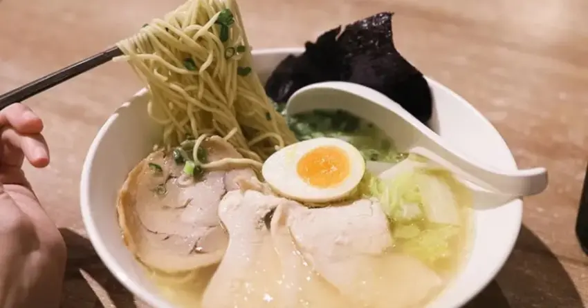 士林特色餐廳推薦5間！超粗炸醬麵、滷肉飯吃到飽，絕美森林系咖啡廳超好拍。