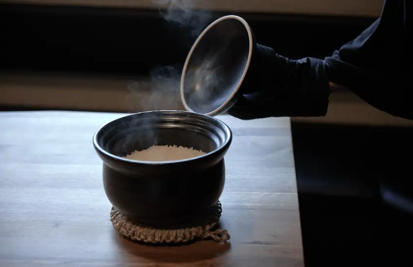 ▲民宿內還備有多種和風文化體驗，可以用土鍋炊飯感受日本米的香氣，還有茶香爐與線香，讓你品味日本禪式生活。