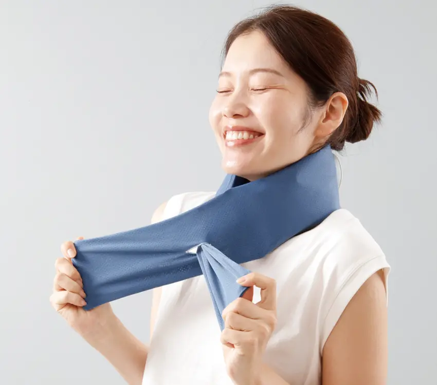 ▲沾濕就能變冷,可以直接繞在脖子上使用。