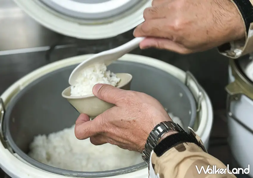 ▲新北餐廳「安安土雞城」內用提供白飯免費吃到飽服務(攝影:蕭芷琳)
