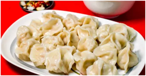 每天熱賣上千顆！于家水餃大王只賣韭黃水餃就賣爆，五十年高雄老字號水餃專賣店。