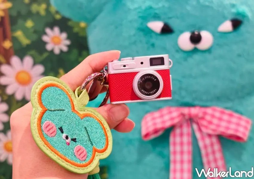 ▲復古精緻的「Wasabi Bear」迷你相機，隨手就能記錄生活小確幸。(攝影：鄭雅之)