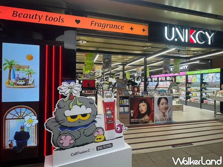 ▲康是美板橋UNIKCY店自5月28日起全面換上ZO&FRIENDS專屬主題裝飾,店外設置的大型雲朵貓ZOA可愛立牌,成為今夏不容錯過的打卡熱點 。圖/Cell Fusion C 秀膚生提供;窩客島編輯李維唐整理