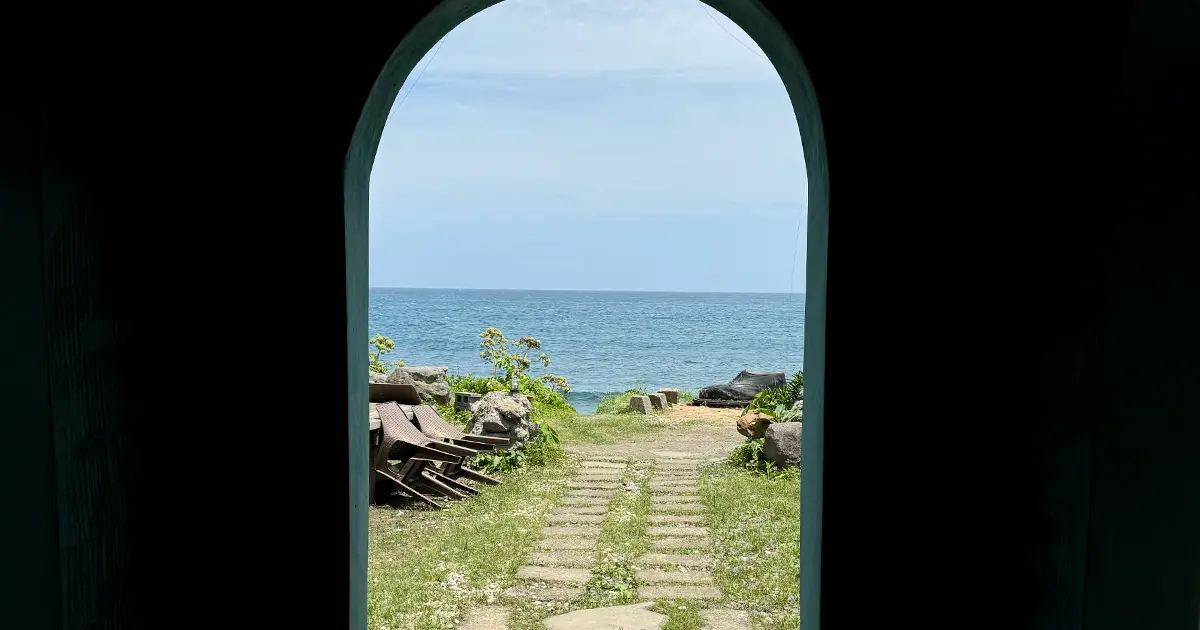 瑞芳海景咖啡廳推薦！海立方 廢墟風歐式古堡超好拍，坐擁東北角無敵陰陽海景。