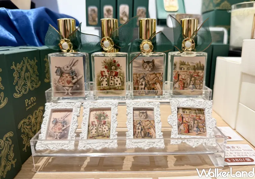 ▲松菸沉浸式展覽《愛麗絲夢遊仙境:兔子洞的秘密》,也也愛麗絲周邊商品可以買回家。(攝影:鄭亦庭)