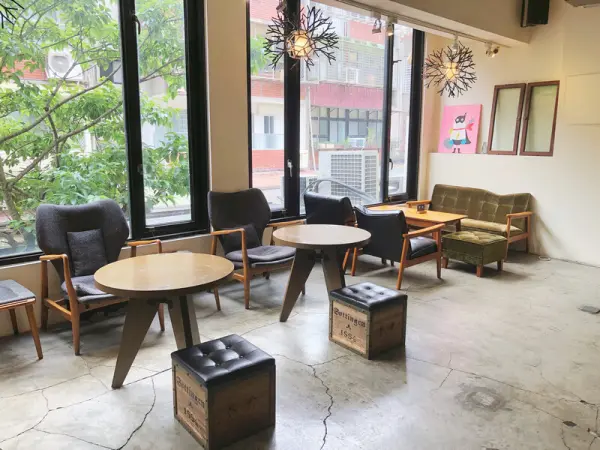 ▲台北不限時咖啡廳推薦!上樓看看咖啡Arthere Café採半自助服務,有嫩煎鮭魚早午餐等餐點。(攝影:部落客 Christine Chang)