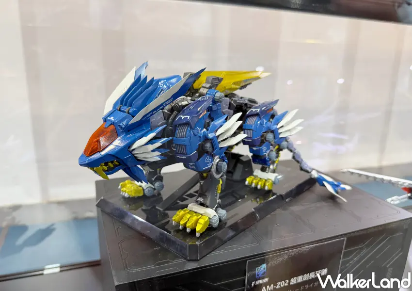 ▲台北玩具展300攤開逛！2026台北國際潮流玩具、授權展於世貿一館登場，大型牙齒怪、熊抱哥、沒牙巨型氣偶打卡點。(攝影：鄭亦庭)