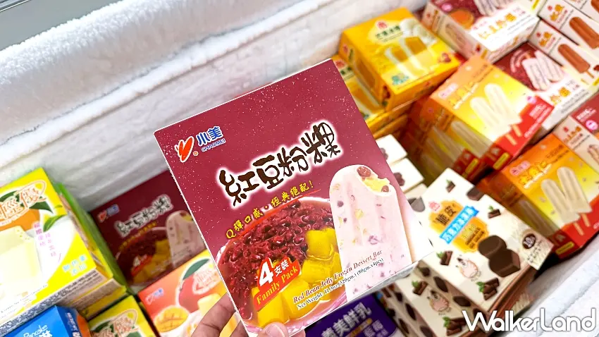▲小美紅豆粉粿冰棒盒裝內含4支,濃郁奶香與經典紅豆粉粿是無數台灣人共同的童年滋味。 圖/編輯 李維唐 攝