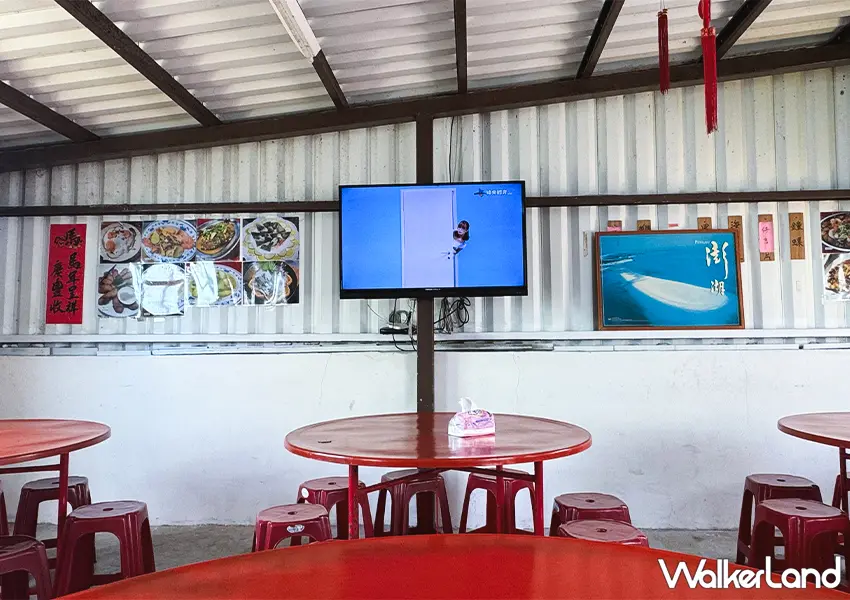 ▲澎湖美食餐廳「吉貝老街香味麵館」提供舒適的冷氣用餐環境，是夏日消暑享用美食的絕佳選擇（攝影：蕭芷琳）