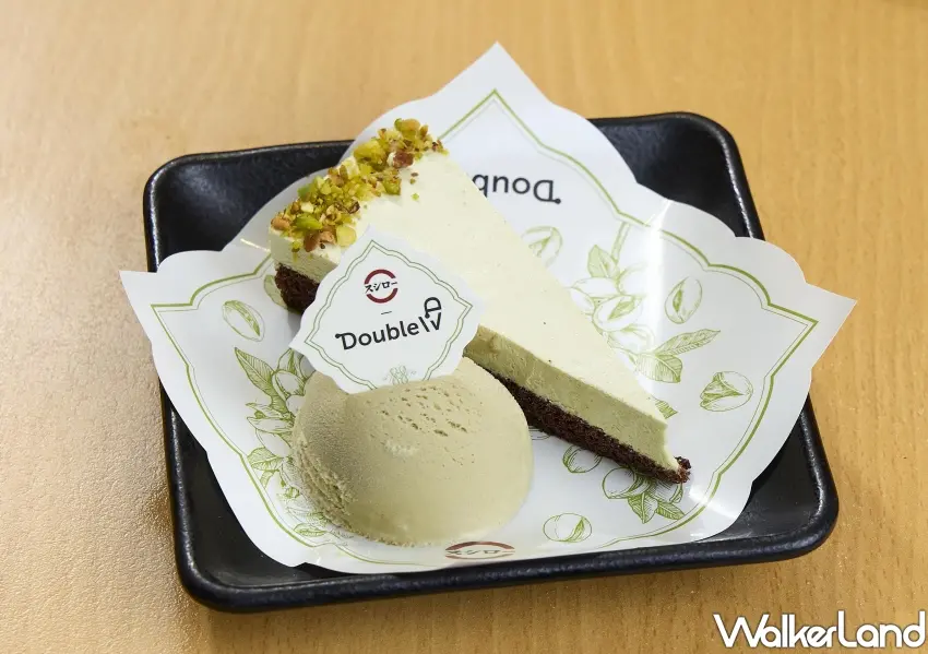 ▲壽司郎攜手義式冰淇淋名店Double V強勢推出的「開心果義式冰淇淋&慕斯蛋糕」。