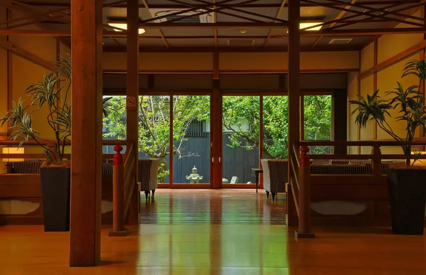 ▲座落於京都丹後夕日之浦高台上的旅亭 櫂 -KAI-,全館僅設有珍貴的十五間客房。