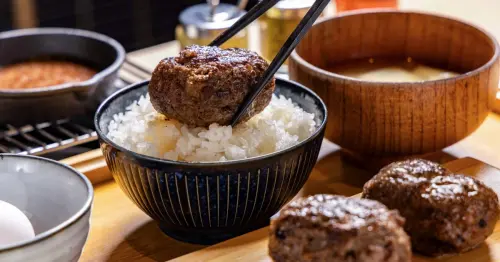 台中漢堡排新開店2間！漢堡排嘉 挽肉與米2大品牌接力進駐台中勤美，台中人一次吃爆。