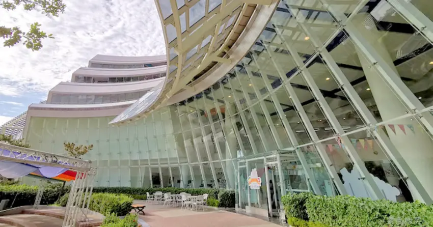 ▲「卡司·蒂菈樂園」是金格食品打造的觀光工廠，外觀宛如切片年輪蛋糕，獨特建築必打卡。