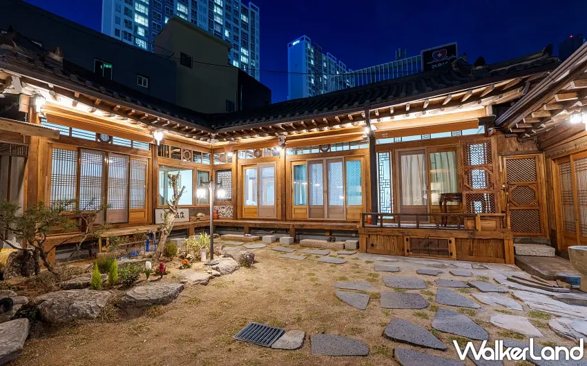 ▲韓國大邱完美保留傳統韓屋的純木造建築與經典設計。圖/Booking.com提供;窩客島編輯李維唐整理