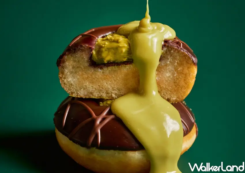 ▲Krispy Kreme「杜拜奢享開心果」結合黑巧克力與卡達伊夫絲,打造多層次口感體驗。