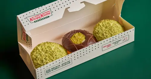 開心果甜甜圈買一送一！Krispy Kreme杜拜巧克力甜甜圈必吃，3入小盒下午茶瘋搶。