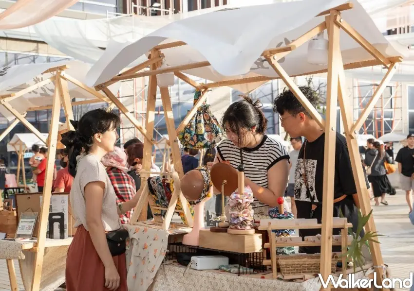 ▲澎坊之夜「海風夏祭市集」近30攤澎湖在地美食餐車、甜點、文創設計等,至6/27每週五、六登場。