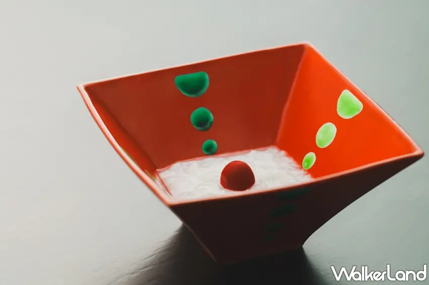 ▲運用本季精選夏季瓜果醬菜點綴的溫潤晨粥特寫,用溫暖的季節甘醇風味喚醒尚未甦醒的腸胃。圖/虹夕諾雅谷關提供;窩客島編輯李維唐整理