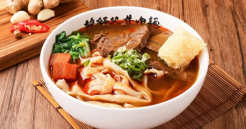 竣師父牛肉麵進駐台北101！牛肉麵節金牌 竣師父牛肉麵開幕時間公開，紅燒牛肉麵必吃。