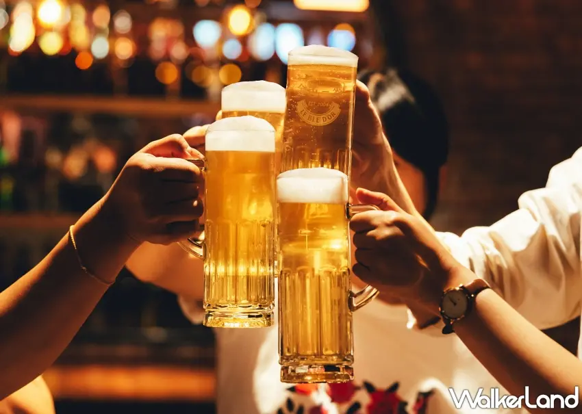 ▲球賽live轉播期間前往金色三麥觀賽用餐,即可參加今日贏球隊伍預測活動,只要猜中當日勝出隊伍,整桌精釀啤酒直接免費幫你加滿。圖/金色三麥提供;窩客島編輯李維唐整理