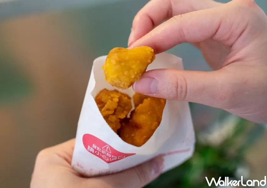 ▲摩斯漢堡酥炸杏鮑菇同步上市,外層酥脆內部多汁,套餐加購享優惠價格。