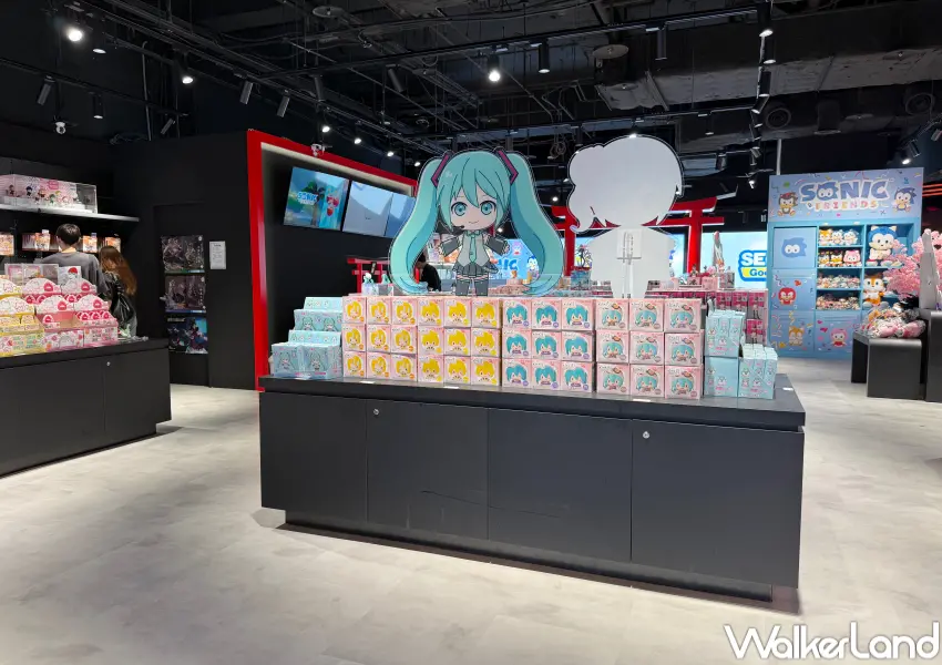 ▲索尼克Kitty娃娃要收!SEGA FAVE POP UP STORE即日起在信義區登場,鬼滅、我英、咒術角色公仔一次看。(攝影:鄭亦庭)