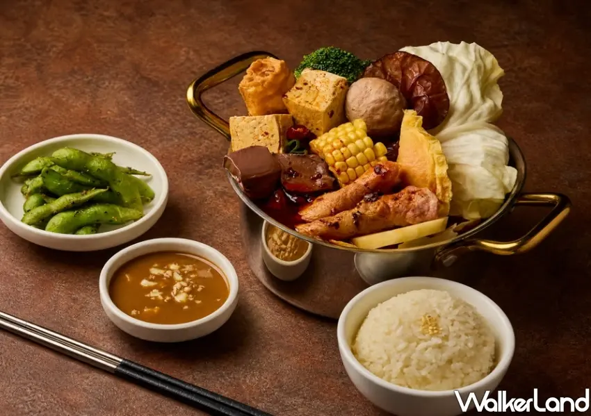 ▲老四川麻辣鍋個人版「饗馥小川鍋」,附上白飯、毛豆與特製沾醬整套吃。