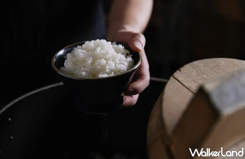▲店內特別採用日本傳統大型羽釜鍋炊煮米飯,呈現蓬鬆飽滿且富有香氣的口感。圖/挽肉と米提供;窩客島整理