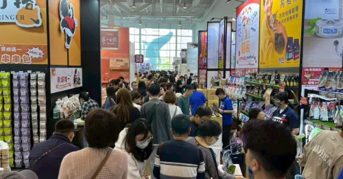 高雄寵物展優惠攻略！寵物展買一送一 推車現省2萬，端午節犬貓肉粽開搶。