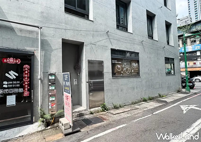 ▲台北車站不限時咖啡廳「町咖啡」位於後站商圈十字路口(攝影:蕭芷琳)