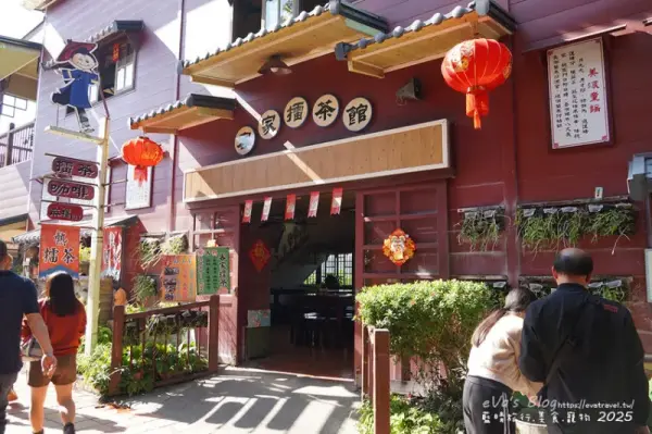 ▲高雄景點推薦!免門票「美濃民俗村」園內有美濃油紙傘工藝、傳統美食,可以體驗擂茶、搗麻糬、紙傘彩繪。(攝影:部落客 藍♀β♥love♥晴)