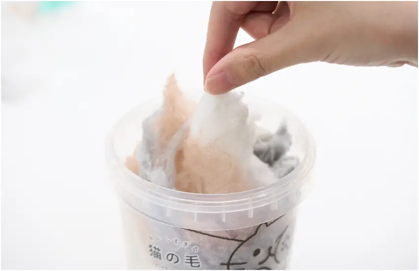 ▲棉花糖在口感上精心設計了極大的反差,藏在棉花糖核心的跳跳糖會在瞬間全面炸裂。