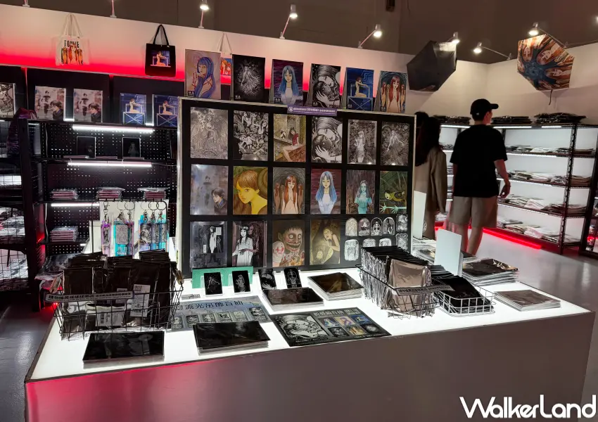 ▲伊藤潤二首場海外大型原畫展《伊藤潤二展 誘惑》於松菸展出至9/28,超過300幅複製原畫、富江周邊小物一次看。(攝影:鄭亦庭)