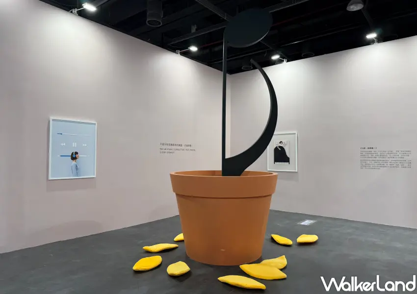 ▲台北科教館展覽《奇想世界》將攝影作品變成大型藝術裝置,讓大家走進珍珠奶茶、鮭魚壽司作品拍照。(攝影:鄭亦庭)