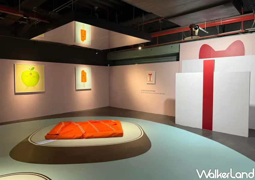 ▲台北科教館展覽《奇想世界》將攝影作品變成大型藝術裝置,讓大家走進珍珠奶茶、鮭魚壽司作品拍照。(攝影:鄭亦庭)