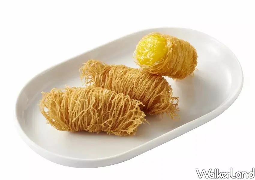 ▲精緻點心金絲榴槤捲55元三個。外皮金黃酥脆,咬下去能吃到綿密爆漿內餡,下午茶必吃。