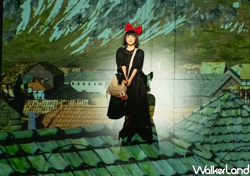 ▲魔女宅急便音樂劇打卡裝置降落台北遠東SOGO忠孝館,現場拍照分享至社群,還能免費兌換限量的音樂劇獨家專屬好禮。