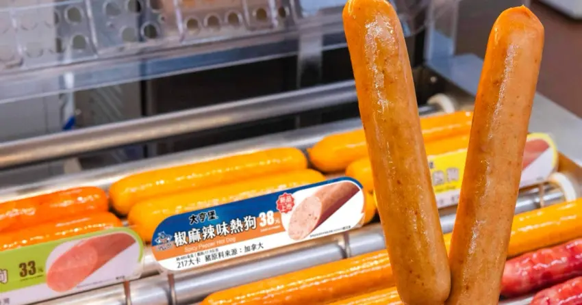 看世足賽要衝小七！7-11全新椒麻辣味熱狗領軍球賽必吃新品，足球賽轉播 梅西應援周邊必買。