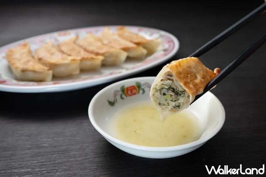 ▲飽滿多汁的肉餡完美結合新鮮大葉紫蘇,每一口都能品嚐到滿滿的盛夏鮮味。圖/王將餃子提供;窩客島編輯李維唐整理