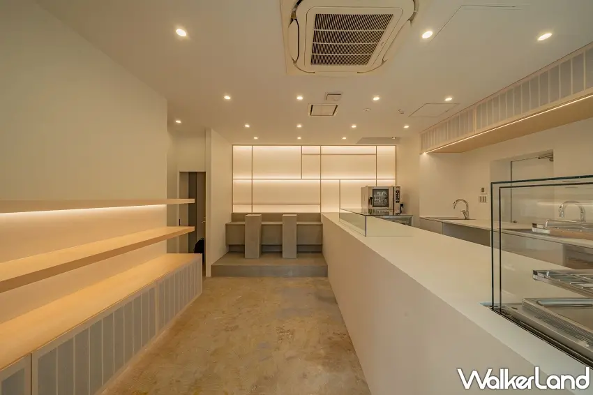 ▲吾妻橋店內裝融合傳統與現代設計,寬敞洗練的櫃檯區散發靜謐的禪意氛圍。圖/BROWN TABBY提供;窩客島編輯李維唐整理