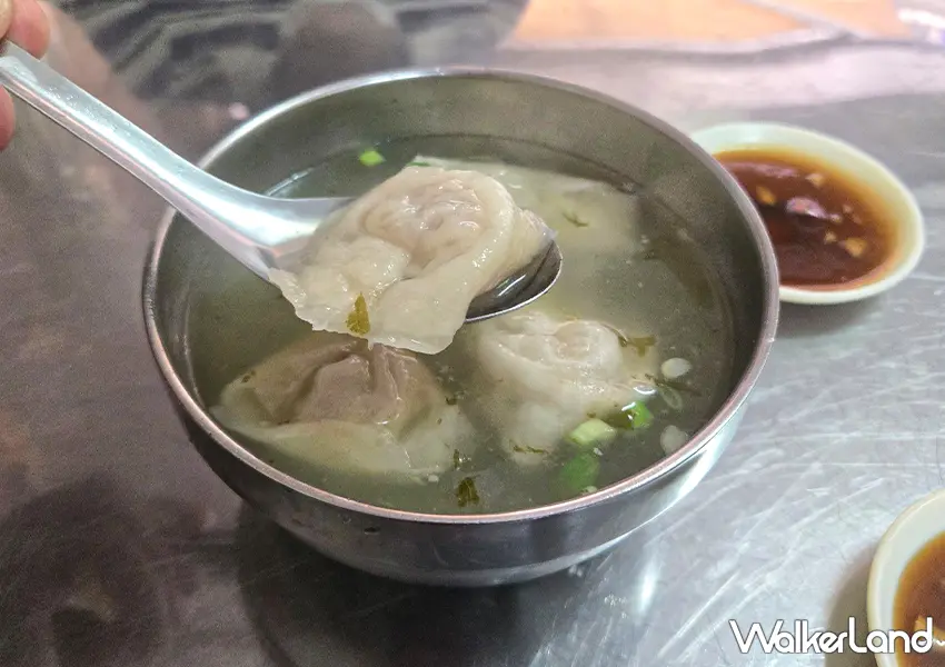 ▲基隆隱藏版美食「巷弄麻醬烏龍麵」皮Q餡鮮的基隆手工魚餃湯必點（攝影：蕭芷琳）